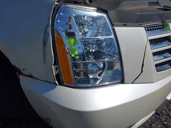 2007 Cadillac Escalade EXT with VIN 3GYFK62847G294240, listed as a IAAI auction lot 42113385 with Not provided miles and . Bid and sale history available at DreamBid. Image 6.