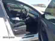 2023 Tesla Model Y Long Range z VIN 7SAYGDEE0PA178495, wystawiony jako IAAI lot #42507571 z przebiegiem 55 840 mil mil oraz . Historia ofert i sprzedaży dostępna na DreamBid. Obrazek 5.