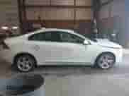 2015 Volvo S60 T5 Premier с VIN YV1612TKXF1348479, выставлен на аукционе IAAI как лот 42555934 с пробегом 138 062 миль миль и . История ставок и продаж доступна на DreamBid. Изображение 13.