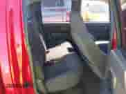 2005 Chevrolet Colorado 1SB LS Z85 z VIN 1GCCS138358215038, wystawiony jako IAAI lot #42762180 z przebiegiem 264 880 mil mil oraz . Historia ofert i sprzedaży dostępna na DreamBid. Obrazek 8.