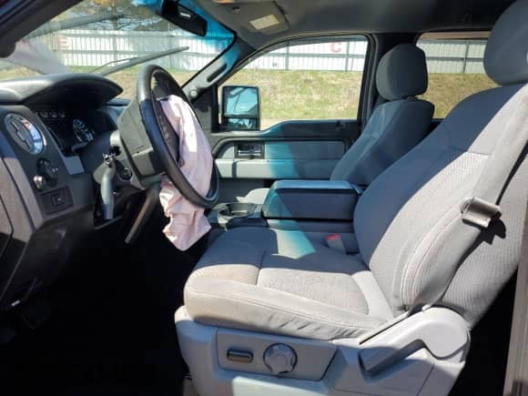 2013 Ford F-150 XL z VIN 1FTFW1ET1DKD78954, wystawiony jako Copart lot #53777715 z przebiegiem 156 197 mil mil oraz Czysty tytuł • Clean title. Historia ofert i sprzedaży dostępna na DreamBid. Obrazek 7.