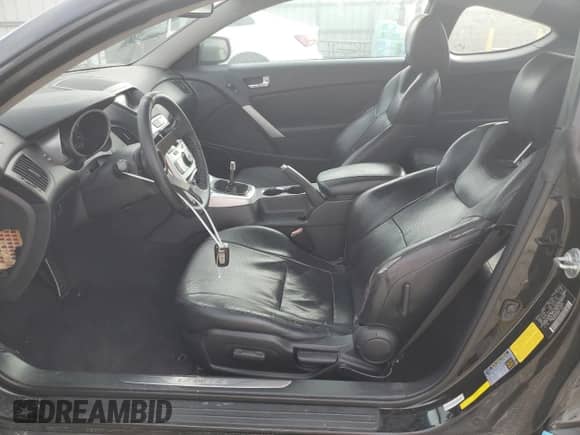 2010 Hyundai Genesis Coupe с VIN KMHHU6KH6AU013032, выставлен на аукционе Copart как лот 74095674 с пробегом 108 921 миль миль и Списание • Salvage title. История ставок и продаж доступна на DreamBid. Изображение 7.