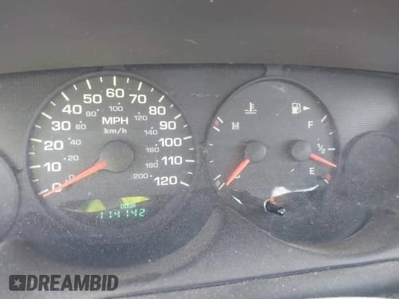 2000 Dodge Neon Highline z VIN 1B3ES46CXYD744994, wystawiony jako IAAI lot #41275000 z przebiegiem 114 142 mil mil oraz . Historia ofert i sprzedaży dostępna na DreamBid. Obrazek 7.