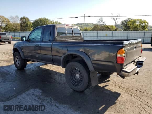 2004 Toyota Tacoma PreRunner with VIN 5TESN92N04Z379711, listed as a Copart auction lot 83815045 with 260,921 mi miles and Salvage title. Bid and sale history available at DreamBid. Image 2.