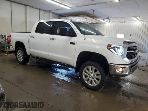 2017 Toyota Tundra Limited с VIN 5TFHW5F13HX635280, выставлен на аукционе Copart как лот 70340705 с пробегом 178 416 миль миль и Списание • Salvage title. История ставок и продаж доступна на DreamBid. Изображение 4.