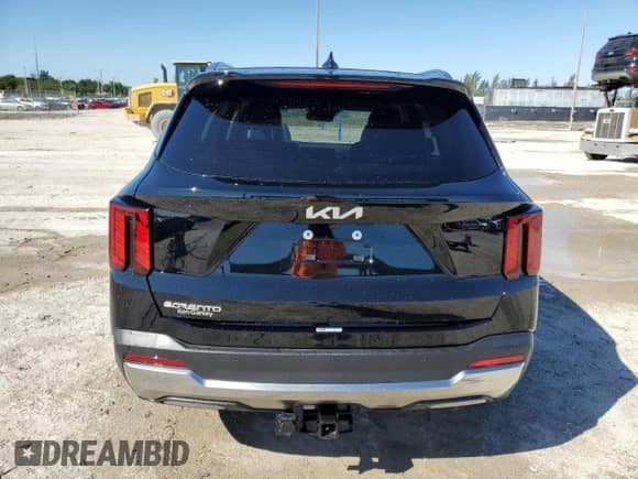 2024 Kia Sorento SX z VIN 5XYRK4JF1RG303162, wystawiony jako Copart lot #49555015 z przebiegiem 12 mil mil oraz Szkoda całkowita • Salvage title. Historia ofert i sprzedaży dostępna na DreamBid. Obrazek 6.