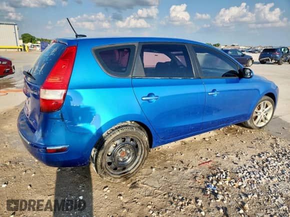 2009 Hyundai Elantra Touring с VIN KMHDC86E59U040781, выставлен на аукционе Copart как лот 60103595 с пробегом 180 821 миль миль и Чистый • Clean title. История ставок и продаж доступна на DreamBid. Изображение 3.