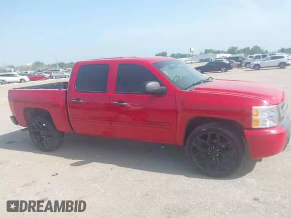 2011 Chevrolet Silverado 1500 LT с VIN 3GCPCSEA7BG118645, выставлен на аукционе IAAI как лот 42615384 с пробегом 214 419 миль миль и . История ставок и продаж доступна на DreamBid. Изображение 13.
