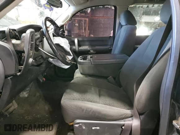 2008 Chevrolet Silverado 3500HD DRW LTZ с VIN 1GCJK33618F214388, выставлен на аукционе Copart как лот 84738335 с пробегом 105 223 миль миль и Списание • Salvage title. История ставок и продаж доступна на DreamBid. Изображение 7.
