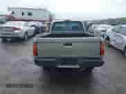 2001 Toyota Tacoma z VIN 5TENL42N41Z795150, wystawiony jako IAAI lot #42657291 z przebiegiem 288 053 mil mil oraz . Historia ofert i sprzedaży dostępna na DreamBid. Obrazek 16.