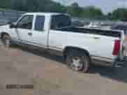 1998 Chevrolet Silverado 1500 z VIN 2GCEC19M2W1160841, wystawiony jako IAAI lot #42951642 z przebiegiem 237 538 mil mil oraz . Historia ofert i sprzedaży dostępna na DreamBid. Obrazek 3.