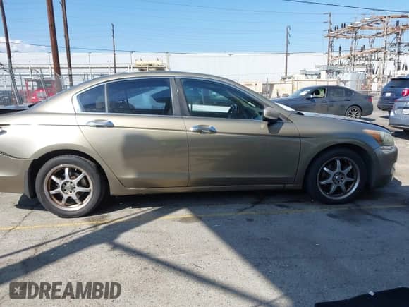 2009 Honda Accord EX z VIN 1HGCP36779A013111, wystawiony jako IAAI lot #43335196 z przebiegiem 191 732 mil mil oraz . Historia ofert i sprzedaży dostępna na DreamBid. Obrazek 13.