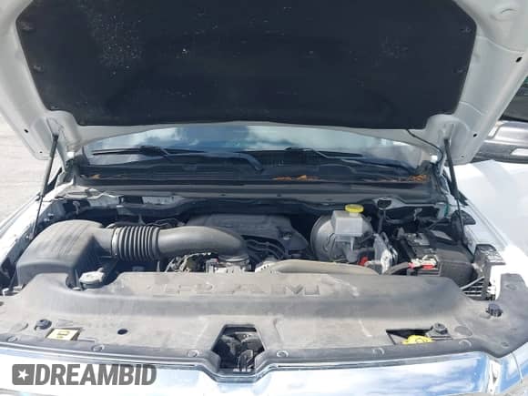 2020 Ram 1500 Big Horn z VIN 1C6RREBT8LN357605, wystawiony jako IAAI lot #41937861 z przebiegiem 69 258 mil mil oraz . Historia ofert i sprzedaży dostępna na DreamBid. Obrazek 10.