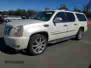 2007 Cadillac Escalade ESV with VIN 1GYFK66807R363693, listed as a Copart auction lot 86618715 with 147,227 mi miles and Clean title. Bid and sale history available at DreamBid. Image 1.