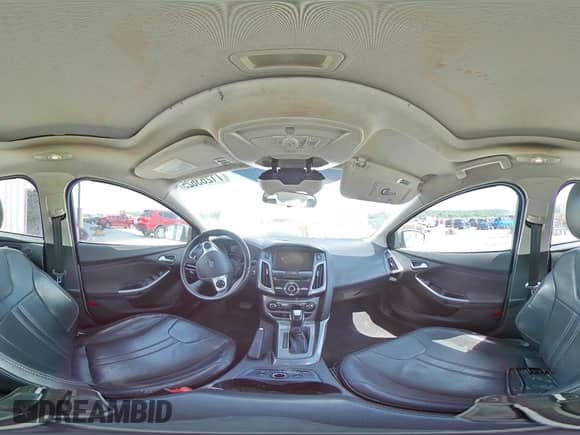 2014 Ford Focus Titanium с VIN 1FADP3N23EL463416, выставлен на аукционе Copart как лот 71263625 с пробегом 94 371 миль миль и Списание • Salvage title. История ставок и продаж доступна на DreamBid. Изображение 15.