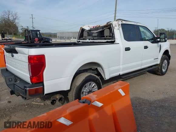 2022 Ford F-250 XL with VIN 1FT7W2BT3NEF14970, listed as a IAAI auction lot 43517087 with 34,043 mi miles and . Bid and sale history available at DreamBid. Image 4.