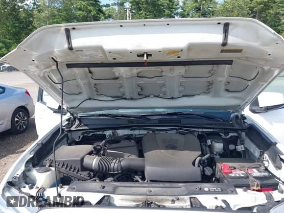 2019 Toyota Tacoma SR5 with VIN 5TFDZ5BN5KX044728, listed as a IAAI auction lot 43150392 with 147,827 mi miles and . Bid and sale history available at DreamBid. Image 10.