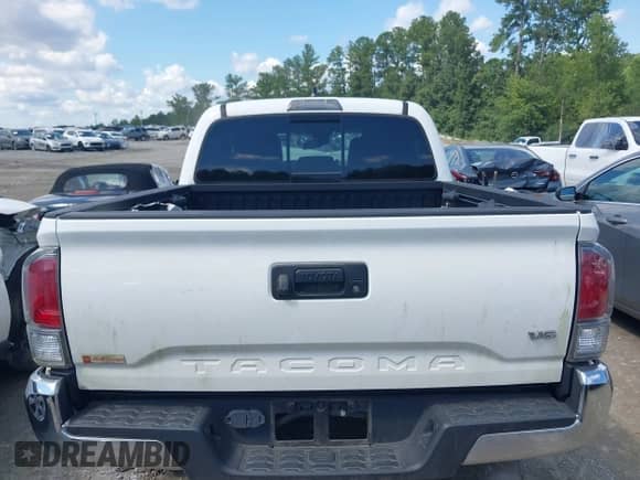 2020 Toyota Tacoma SR5 с VIN 3TMCZ5AN3LM331473, выставлен на аукционе IAAI как лот 42986925 с пробегом 62 161 миль миль и . История ставок и продаж доступна на DreamBid. Изображение 17.