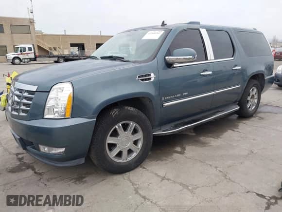 2008 Cadillac Escalade ESV с VIN 1GYFC66888R214804, выставлен на аукционе IAAI как лот 41560762 с пробегом 105 446 миль миль и . История ставок и продаж доступна на DreamBid. Изображение 2.