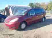 2009 Toyota Sienna CE с VIN 5TDZK23C79S279511, выставлен на аукционе IAAI как лот 43273220 с пробегом 128 538 миль миль и . История ставок и продаж доступна на DreamBid. Изображение 2.