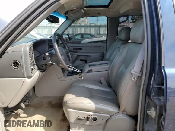 2005 Chevrolet Suburban Z71 с VIN 3GNFK16Z85G167040, выставлен на аукционе Copart как лот 71826115 с пробегом 140 316 миль миль и Списание • Salvage title. История ставок и продаж доступна на DreamBid. Изображение 7.