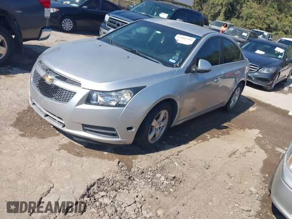 2014 Chevrolet Cruze 1LT с VIN 1G1PC5SB3E7409795, выставлен на аукционе IAAI как лот 43481284 с пробегом 119 066 миль миль и . История ставок и продаж доступна на DreamBid. Изображение 2.