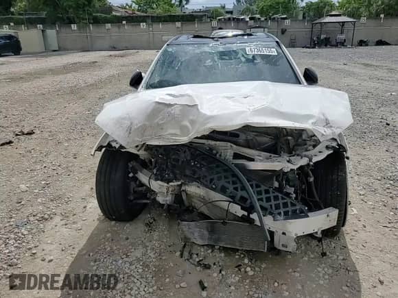 2024 Mercedes-Benz C 300 z VIN W1KAF4GB8RR226237, wystawiony jako Copart lot #67365155 z przebiegiem Nie podano mil oraz Nie do naprawy • Non repairable. Historia ofert i sprzedaży dostępna na DreamBid. Obrazek 13.