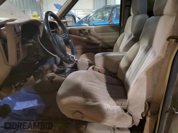 2002 Chevrolet S-10 с VIN 1GCCS145228229657, выставлен на аукционе Copart как лот 84405084 с пробегом Не указан миль и Списание • Salvage title. История ставок и продаж доступна на DreamBid. Изображение 7.