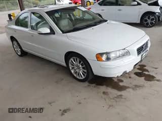 2007 Volvo S60 2.5L Turbo с VIN YV1RH592672614657, выставлен на аукционе IAAI как лот 42438342 с пробегом 105 956 миль миль и . История ставок и продаж доступна на DreamBid. Изображение 1.