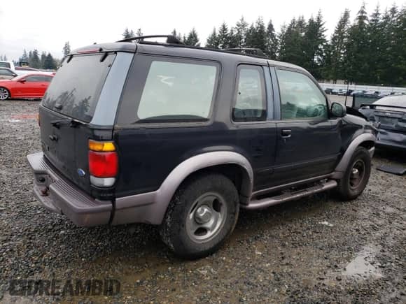 1995 Ford Explorer Eddie Bauer с VIN 1FMCU24X8SUA09153, выставлен на аукционе Copart как лот 87551015 с пробегом 143 069 миль миль и Списание • Salvage title. История ставок и продаж доступна на DreamBid. Изображение 3.