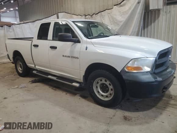 2012 Ram 1500 ST z VIN 1C6RD7FP7CS155671, wystawiony jako Copart lot #72000105 z przebiegiem 103 690 mil mil oraz Czysty tytuł • Clean title. Historia ofert i sprzedaży dostępna na DreamBid. Obrazek 4.