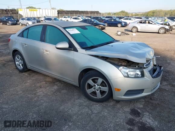 2014 Chevrolet Cruze 1LT с VIN 1G1PC5SB7E7396341, выставлен на аукционе IAAI как лот 43168912 с пробегом 67 187 миль миль и . История ставок и продаж доступна на DreamBid. Изображение 1.