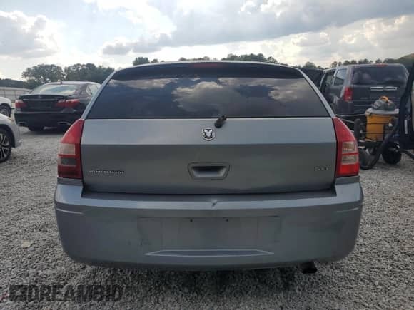 2006 Dodge Magnum with VIN 2D4FV47V56H516270, listed as a Copart auction lot 80570975 with 244,833 mi miles and Clean title. Bid and sale history available at DreamBid. Image 6.