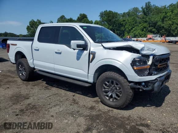2025 Ford F-150 with VIN 1FTFW4L84SFA22679, listed as a Copart auction lot 61936525 with 551 mi miles and Salvage title. Bid and sale history available at DreamBid. Image 4.