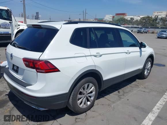 2019 Volkswagen Tiguan S с VIN 3VV1B7AX1KM101407, выставлен на аукционе IAAI как лот 42032761 с пробегом 51 868 миль миль и . История ставок и продаж доступна на DreamBid. Изображение 4.