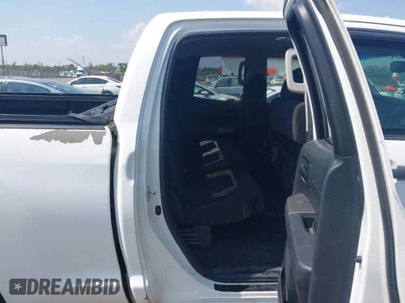 2011 Toyota Tundra с VIN 5TFUY5F1XBX203432, выставлен на аукционе IAAI как лот 43246915 с пробегом 240 202 миль миль и . История ставок и продаж доступна на DreamBid. Изображение 8.