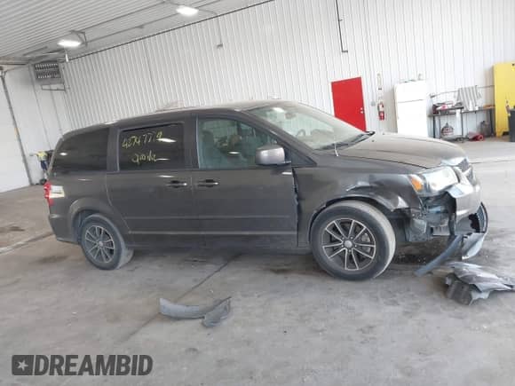 2016 Dodge Grand Caravan SE z VIN 2C4RDGBG0GR236906, wystawiony jako IAAI lot #42747779 z przebiegiem 107 529 mil mil oraz . Historia ofert i sprzedaży dostępna na DreamBid. Obrazek 13.