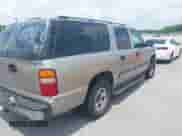 2004 Chevrolet Suburban LT z VIN 1GNEC16Z74J107885, wystawiony jako IAAI lot #42819001 z przebiegiem 232 389 mil mil oraz . Historia ofert i sprzedaży dostępna na DreamBid. Obrazek 4.