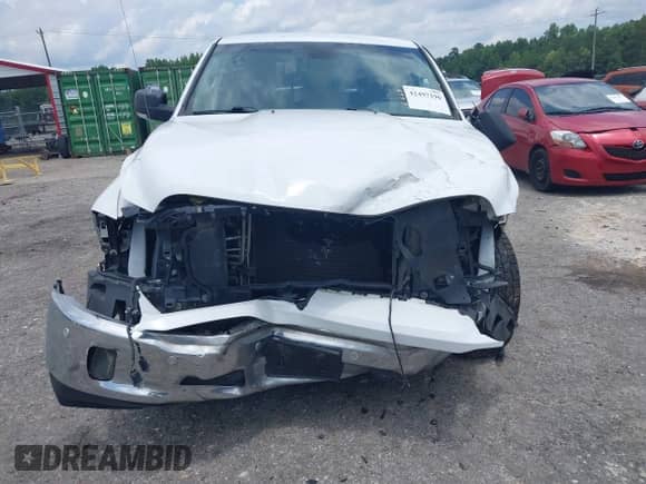 2018 Ram 1500 Big Horn z VIN 1C6RR7GT6JS106942, wystawiony jako IAAI lot #42497190 z przebiegiem 228 132 mil mil oraz . Historia ofert i sprzedaży dostępna na DreamBid. Obrazek 12.