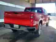 2024 Chevrolet Silverado 1500 LT z VIN 1GCRDDEK1RZ155405, wystawiony jako IAAI lot #43589544 z przebiegiem 50 431 mil mil oraz . Historia ofert i sprzedaży dostępna na DreamBid. Obrazek 6.