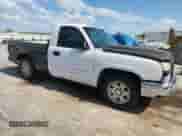 2004 Chevrolet Silverado 1500 Work Truck z VIN 1GCEC14X64Z109915, wystawiony jako Copart lot #60425735 z przebiegiem Nie podano mil oraz Szkoda całkowita • Salvage title. Historia ofert i sprzedaży dostępna na DreamBid. Obrazek 4.