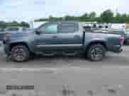 2023 Toyota Tacoma SR z VIN 3TMCZ5AN3PM613358, wystawiony jako IAAI lot #43211852 z przebiegiem 25 287 mil mil oraz . Historia ofert i sprzedaży dostępna na DreamBid. Obrazek 14.