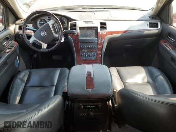 2011 Cadillac Escalade Premium с VIN 1GYS4CEF5BR131249, выставлен на аукционе Copart как лот 68678945 с пробегом 95 670 миль миль и Списание • Salvage title. История ставок и продаж доступна на DreamBid. Изображение 8.