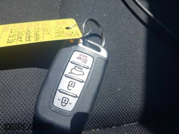 2017 Hyundai Veloster Value Edition с VIN KMHTC6AD8HU323138, выставлен на аукционе IAAI как лот 43169757 с пробегом 55 878 миль миль и . История ставок и продаж доступна на DreamBid. Изображение 11.