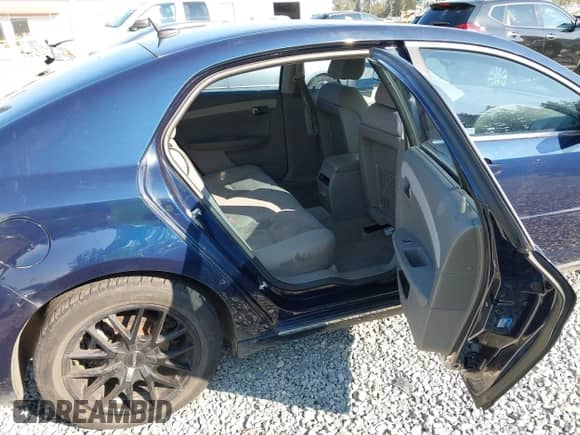 2008 Chevrolet Malibu 1LT с VIN 1G1ZH57BX8F208196, выставлен на аукционе IAAI как лот 43182017 с пробегом 141 971 миль миль и . История ставок и продаж доступна на DreamBid. Изображение 8.