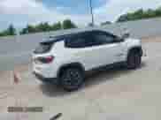 2021 Jeep Compass Trailhawk z VIN 3C4NJDDB3MT520448, wystawiony jako IAAI lot #42675404 z przebiegiem 84 376 mil mil oraz . Historia ofert i sprzedaży dostępna na DreamBid. Obrazek 4.