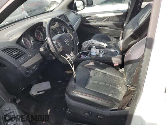 2019 Dodge Grand Caravan GT с VIN 2C4RDGEG5KR737150, выставлен на аукционе Copart как лот 45549545 с пробегом Не указан миль и На запчасти • Non repairable. История ставок и продаж доступна на DreamBid. Изображение 7.