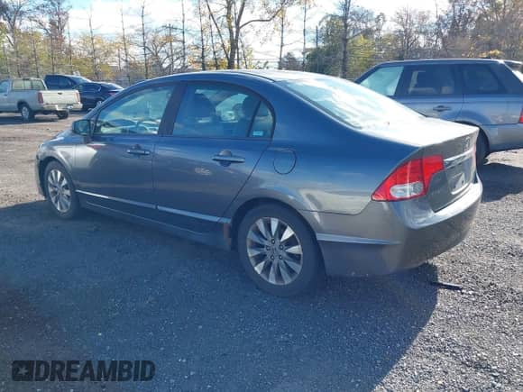 2009 Honda Civic с VIN 19XFA15989E022935, выставлен на аукционе IAAI как лот 43592752 с пробегом 275 241 миль миль и . История ставок и продаж доступна на DreamBid. Изображение 3.