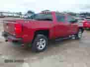 2018 Chevrolet Silverado 1500 LT с VIN 3GCUKREC1JG500944, выставлен на аукционе IAAI как лот 43052801 с пробегом 112 445 миль миль и . История ставок и продаж доступна на DreamBid. Изображение 4.