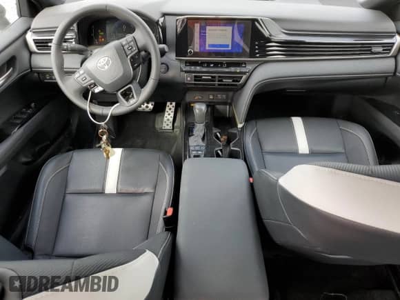 2025 Toyota Camry LE с VIN 4T1DAACK2SU061522, выставлен на аукционе Copart как лот 71068045 с пробегом 4 139 миль миль и Чистый • Clean title. История ставок и продаж доступна на DreamBid. Изображение 8.